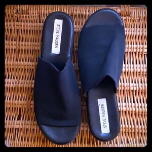 Steve Madden platform slides